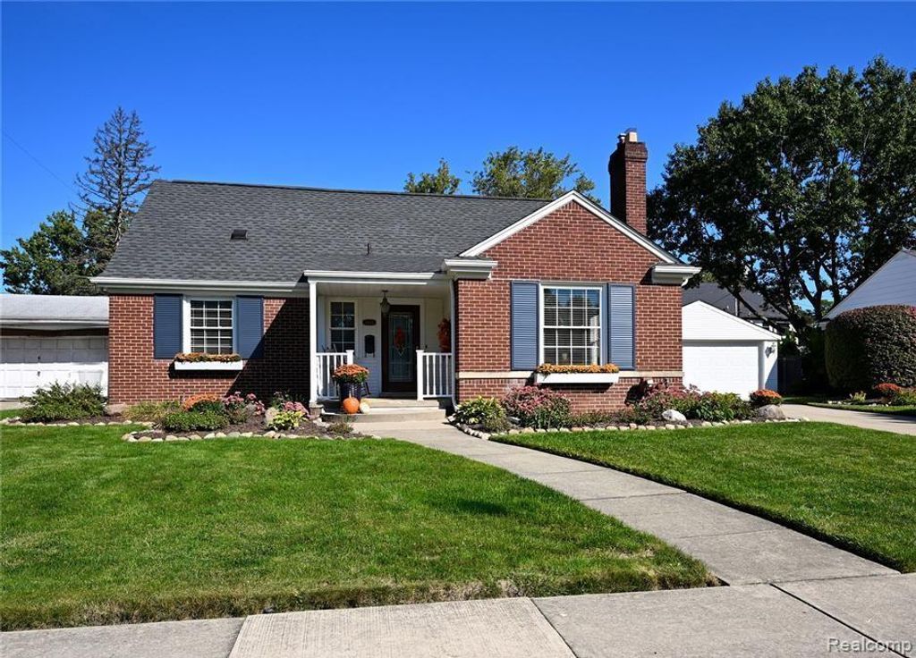4444 Samoset Road, Royal Oak