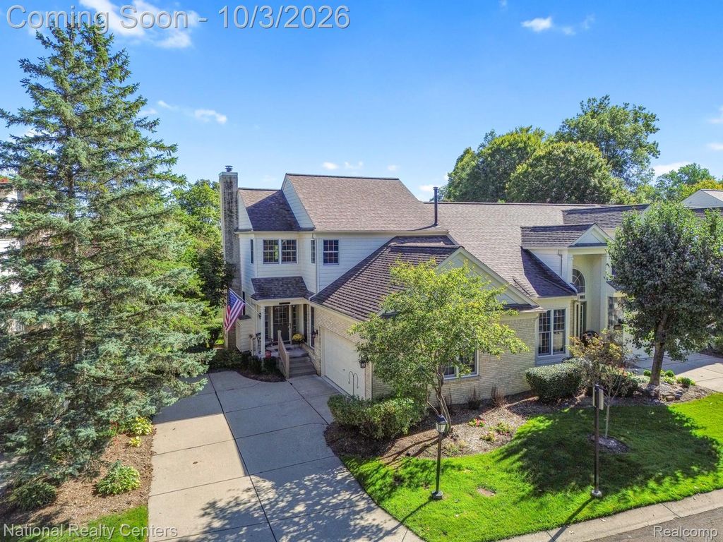 16342 Brookwood Court, Northville