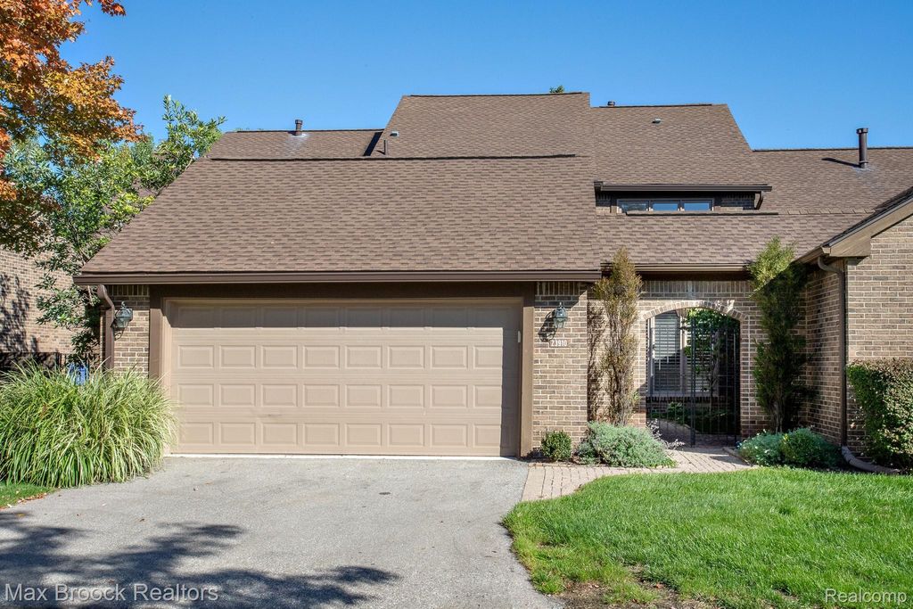 23910 Trailwood Court, Bingham Farms