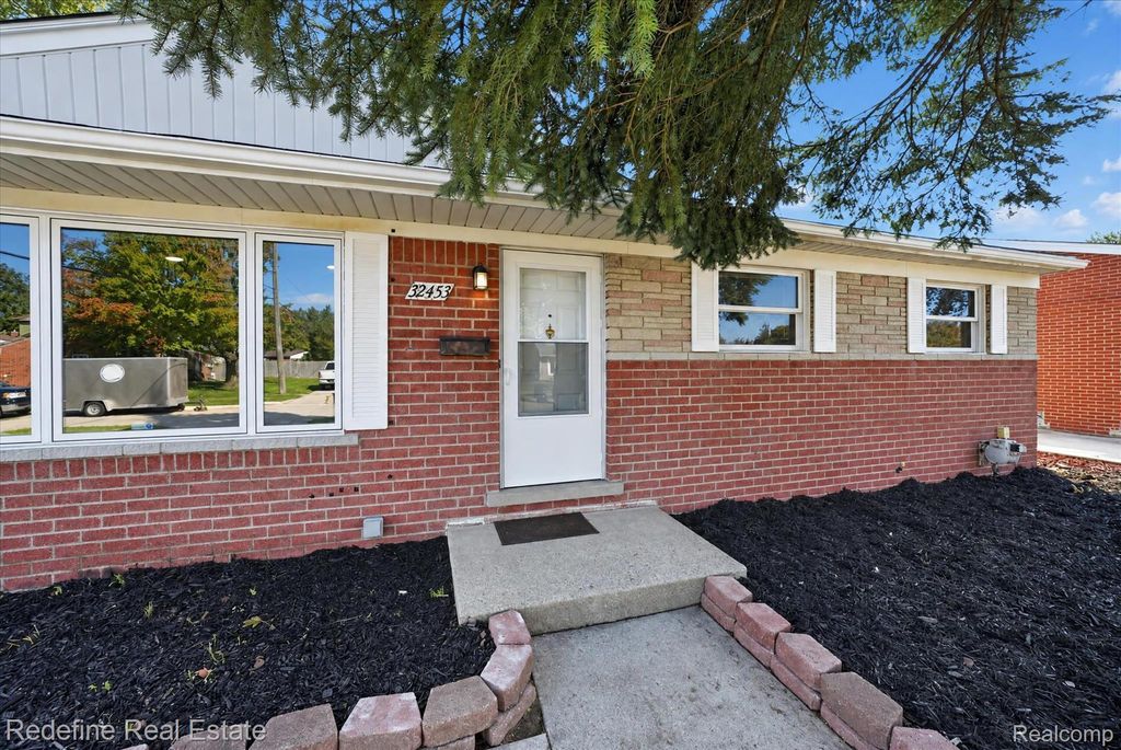 32453 Hiveley Street, Westland