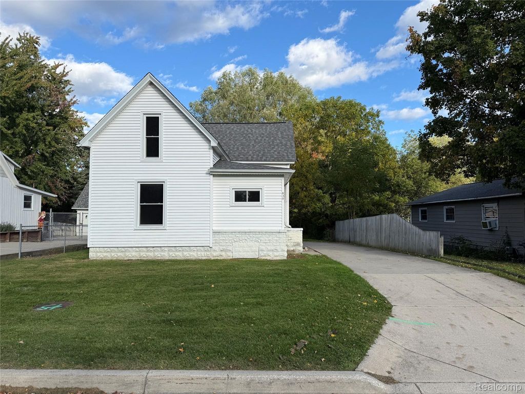 830 Adams Street, Lapeer