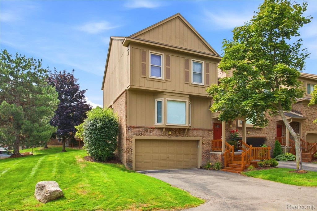 6306 Aspen Ridge Boulevard, West Bloomfield