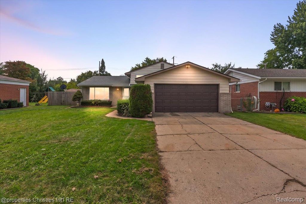 8912 Ardel Drive, Sterling Heights