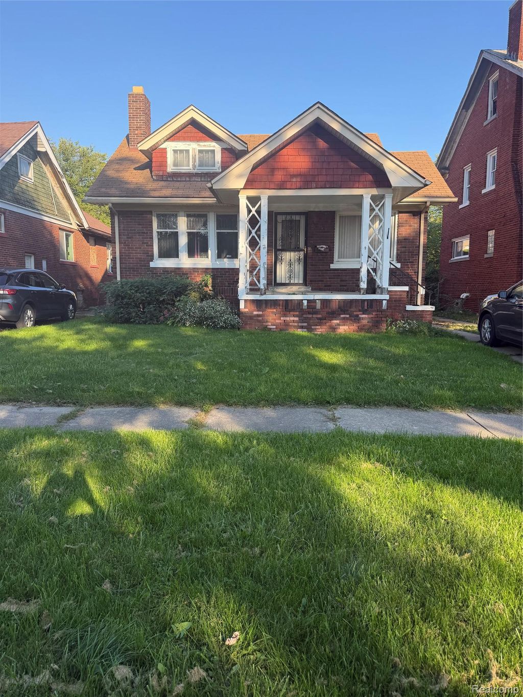 12634 Pinehurst Street, Detroit
