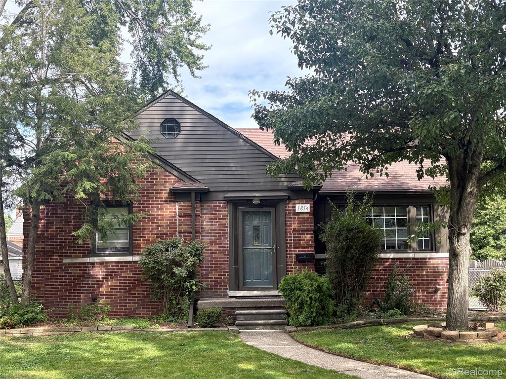 1814 Stanhope Street, Grosse Pointe Woods