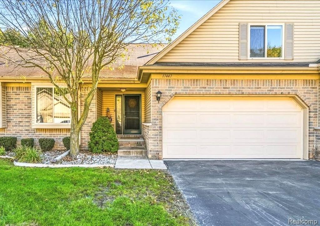 17447 Ava Court, New Boston