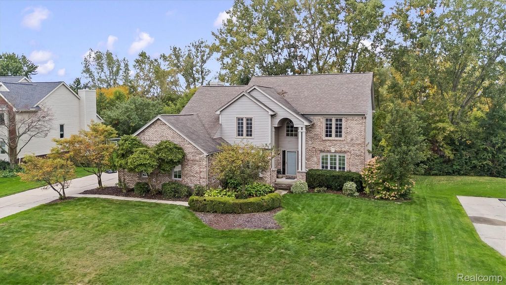 4126 Villager Drive, Lake Orion