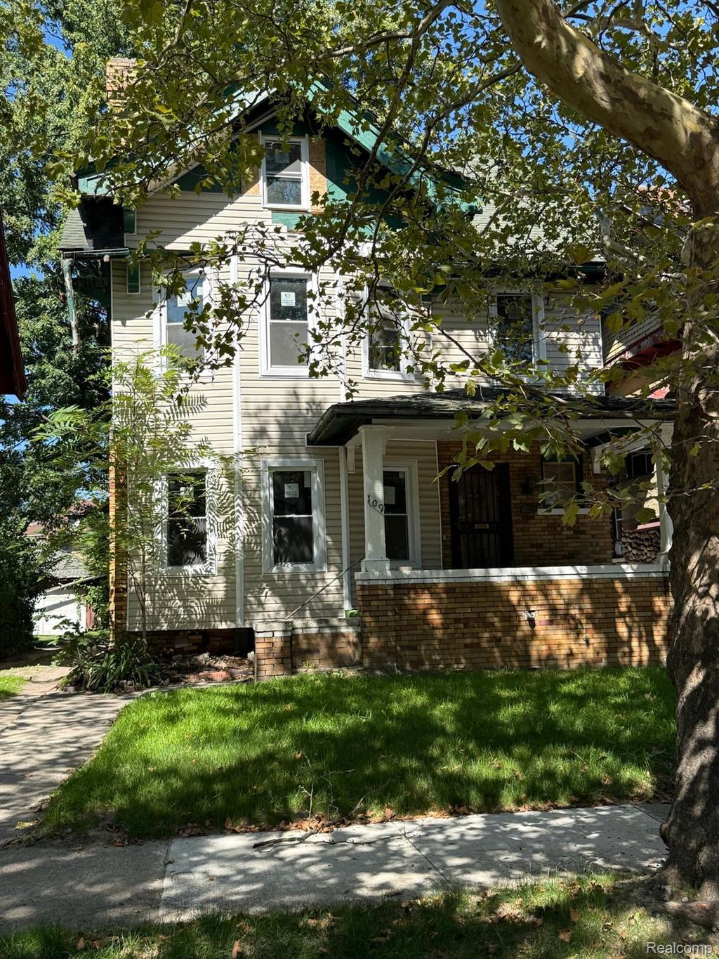 109 Massachusetts Street, Highland Park