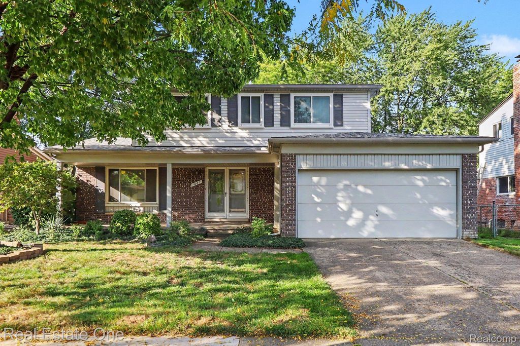 1687 Crestline Drive, Troy