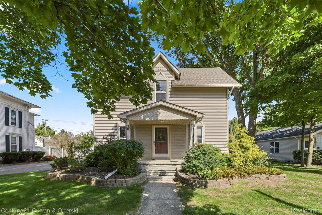 323 E Liberty Street, South Lyon