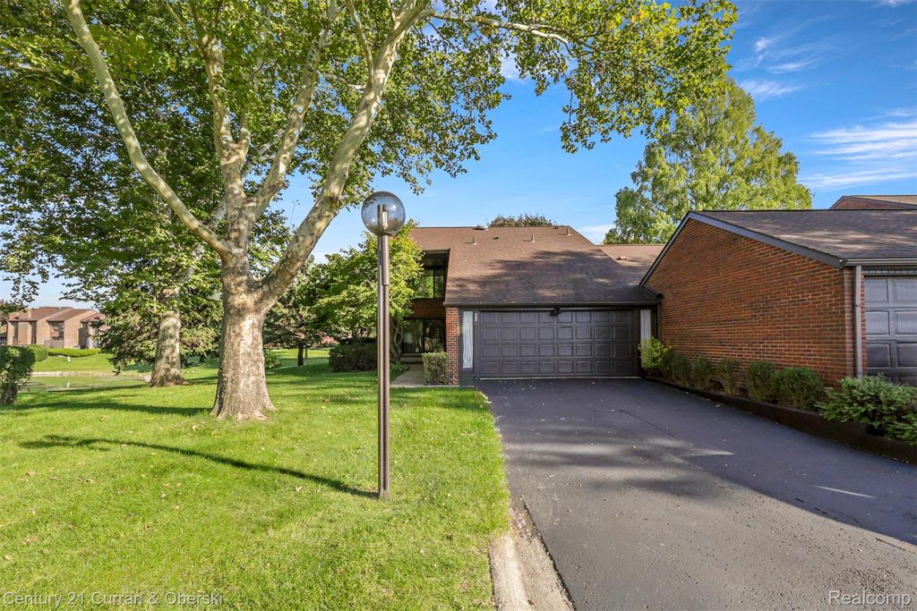 22 Blair Lane, Dearborn