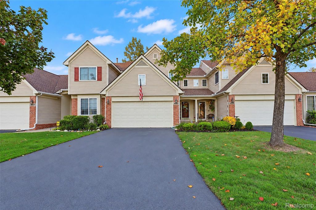 453 Lilly View Court, Genoa township