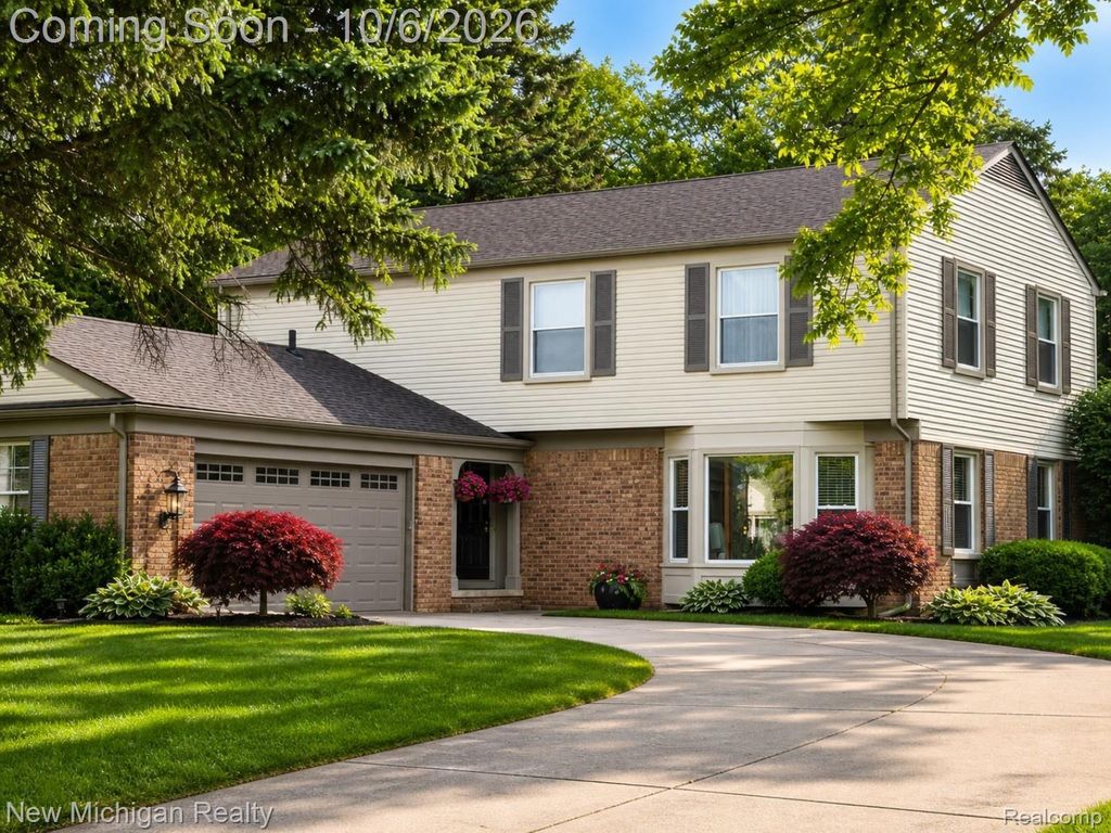 4312 S Mcnay Court, West Bloomfield