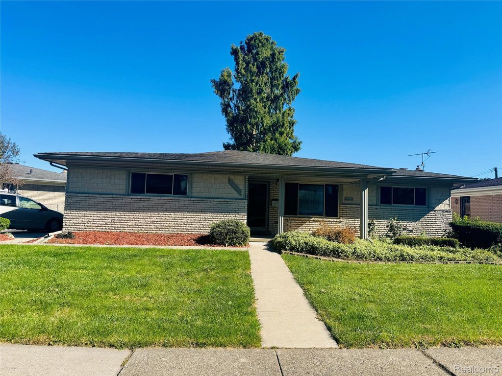 29352 Bon Mar Drive, Warren