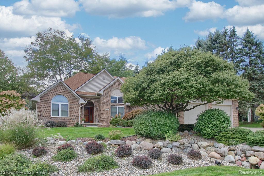 4717 Scots Way, Dexter