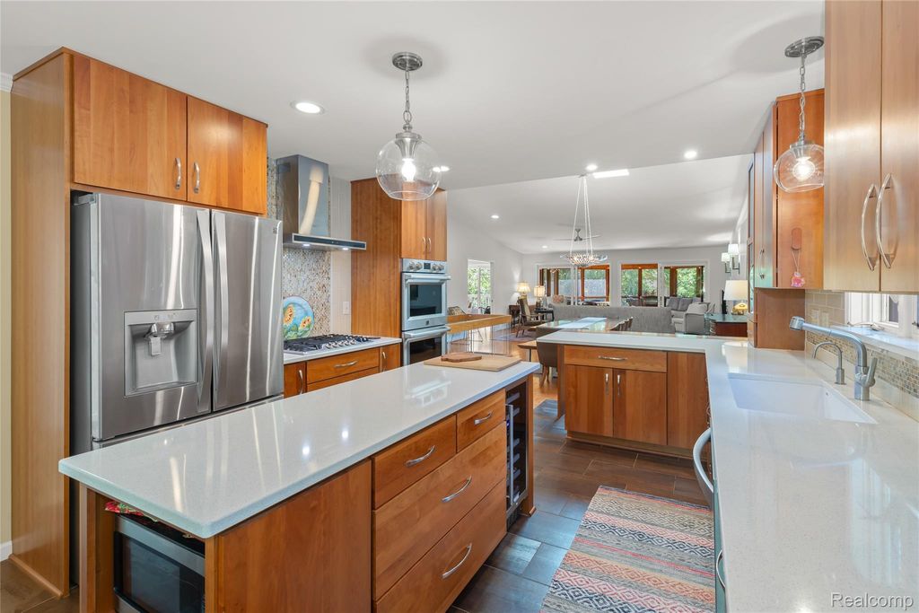 3709 Wabeek Lake Drive W, Bloomfield Hills
