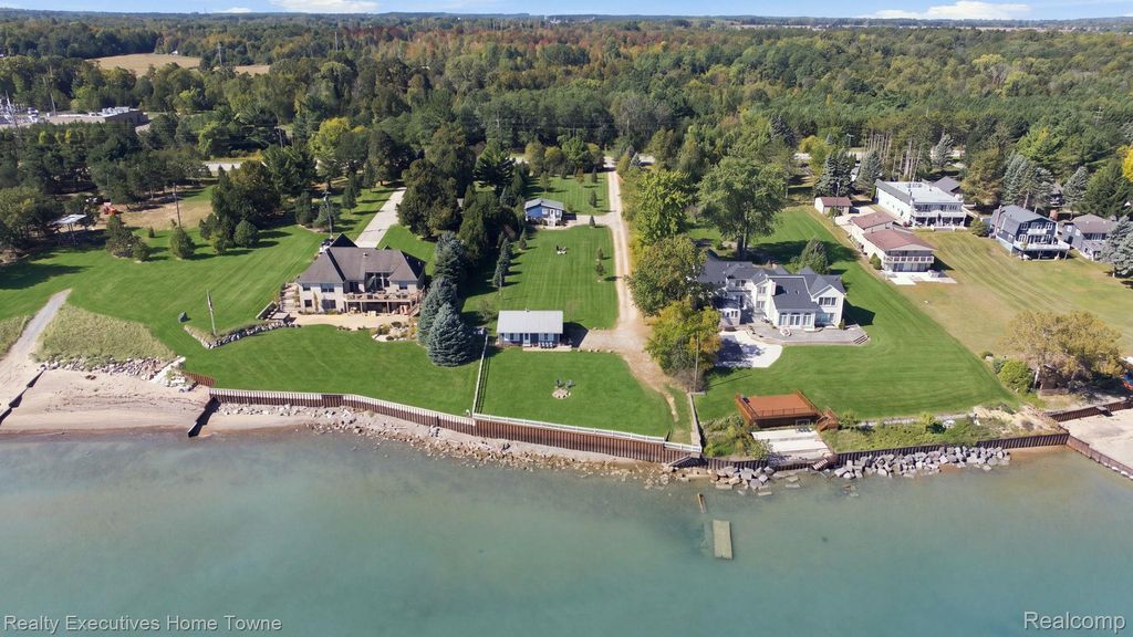 8849 Lakeshore Road, Lexington