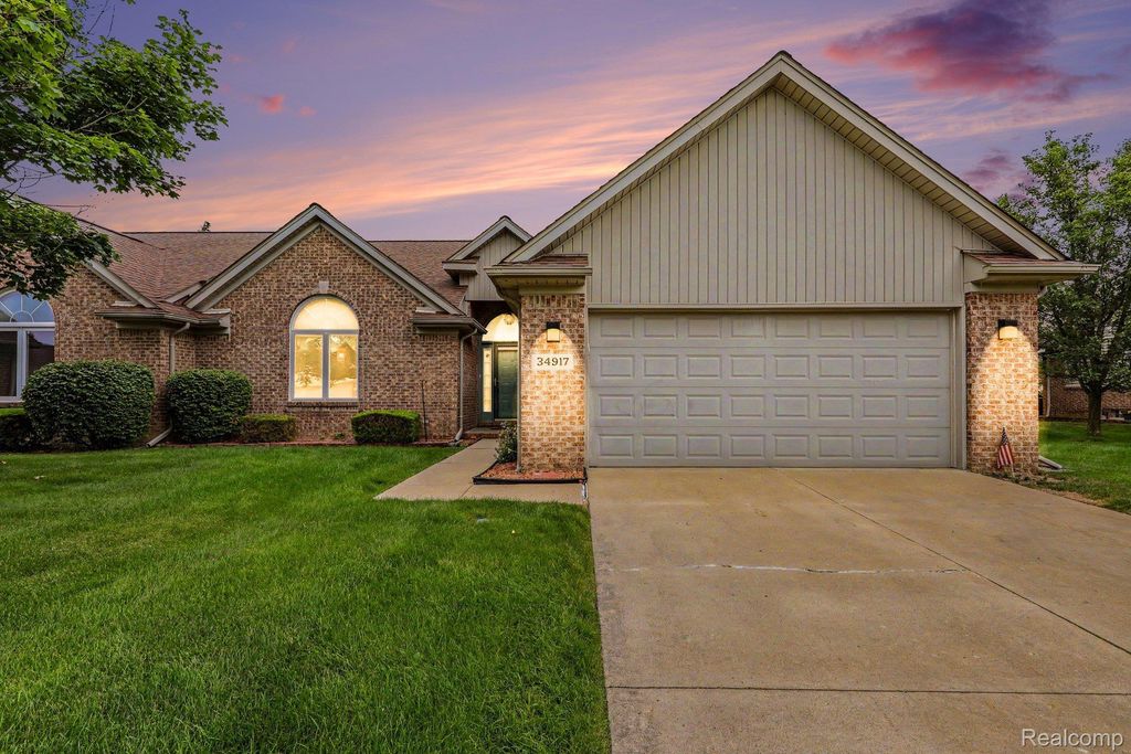 34917 Chickadee Ridge, Richmond