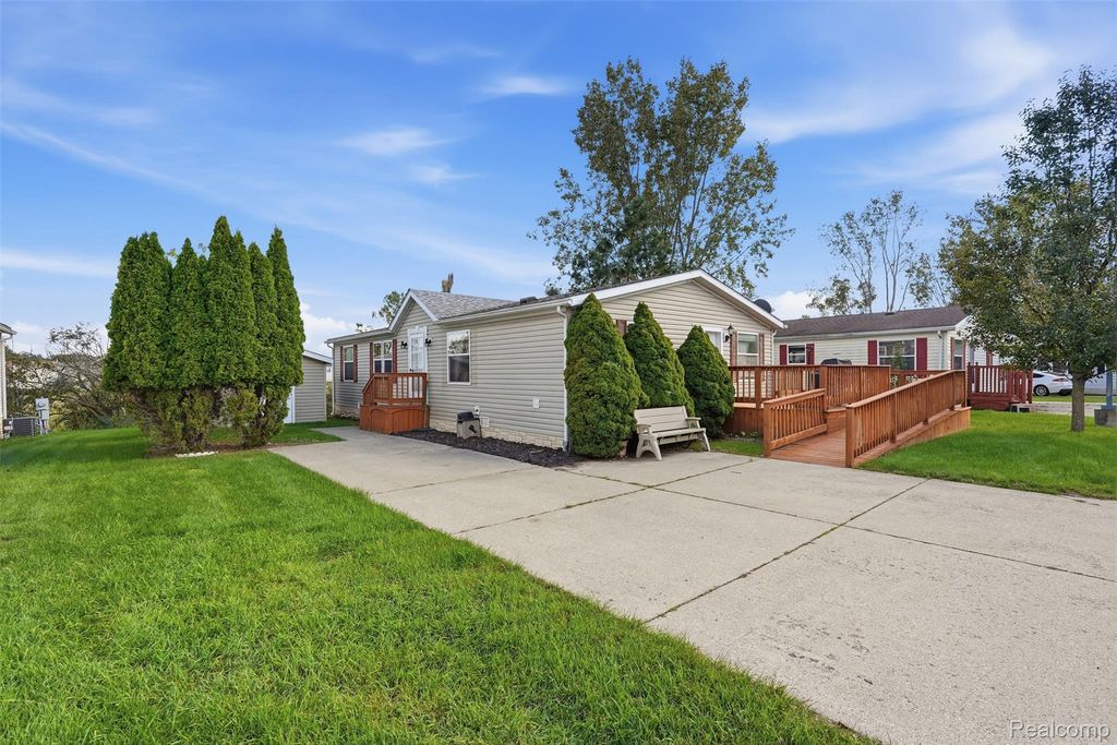 964 Indian Creek Drive, Howell