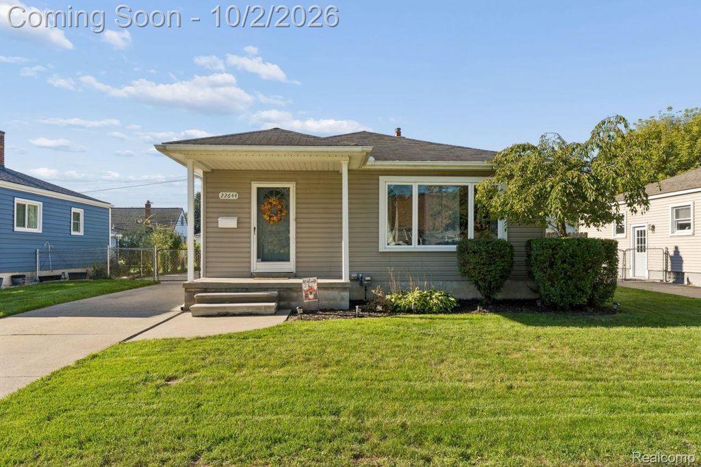 22644 Ridgeway Street, St. Clair Shores