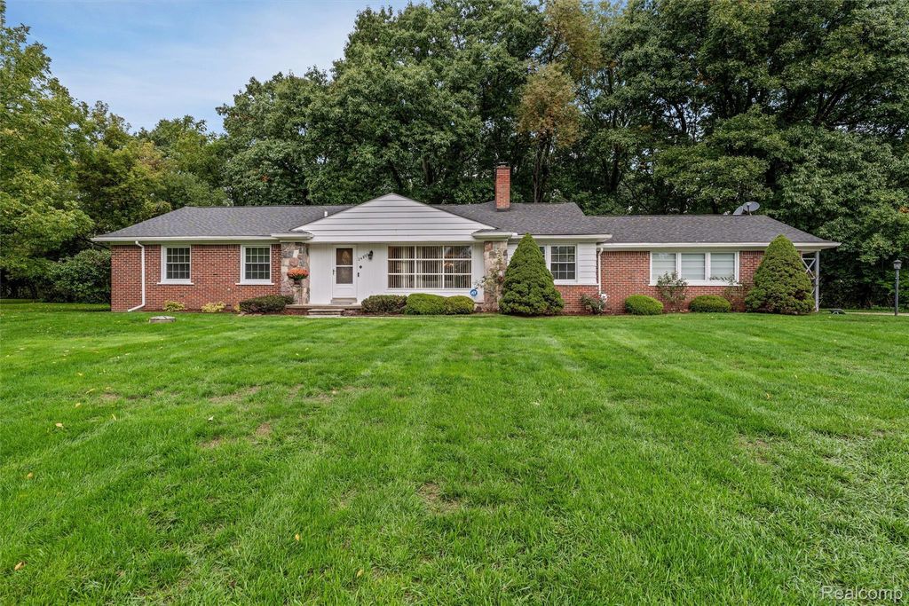 24800 N Cromwell Drive, Franklin
