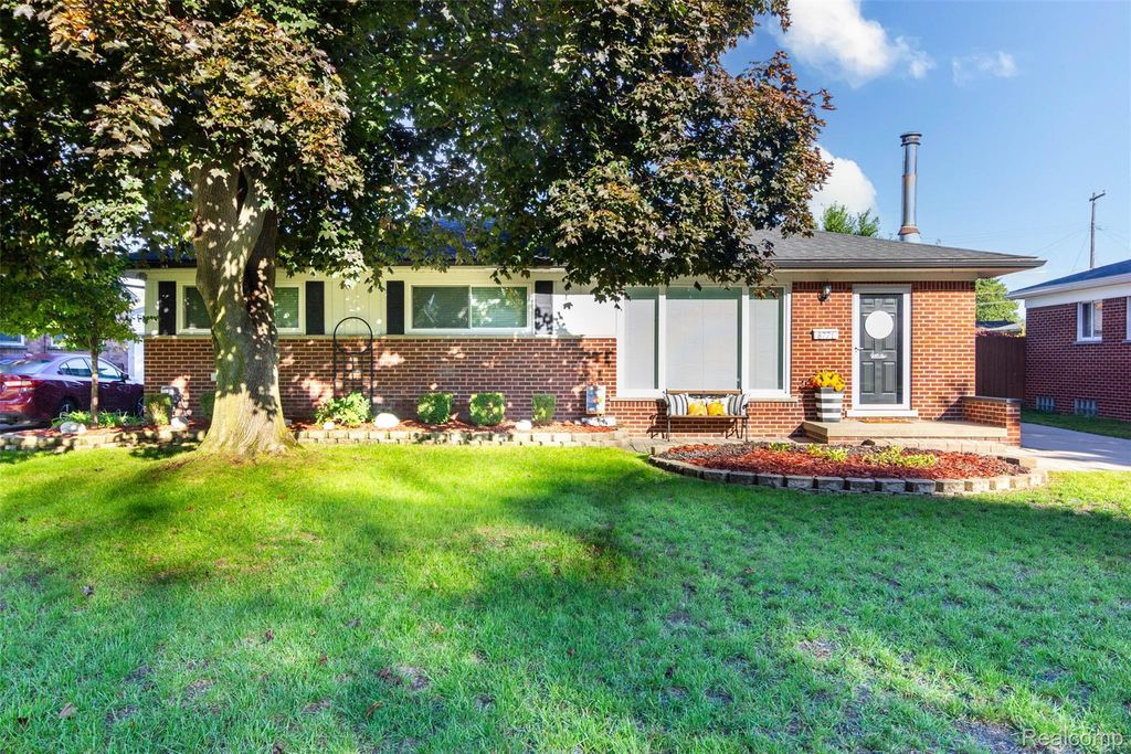 8771 Birkhill Drive, Sterling Heights