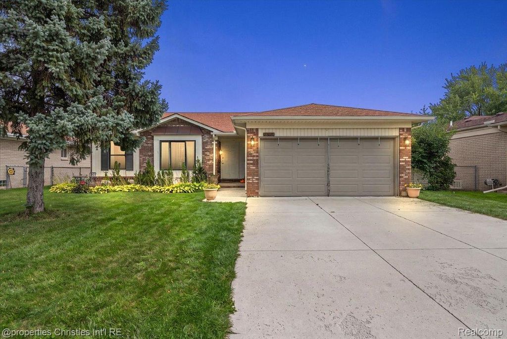 38364 Yonkers Drive, Sterling Heights