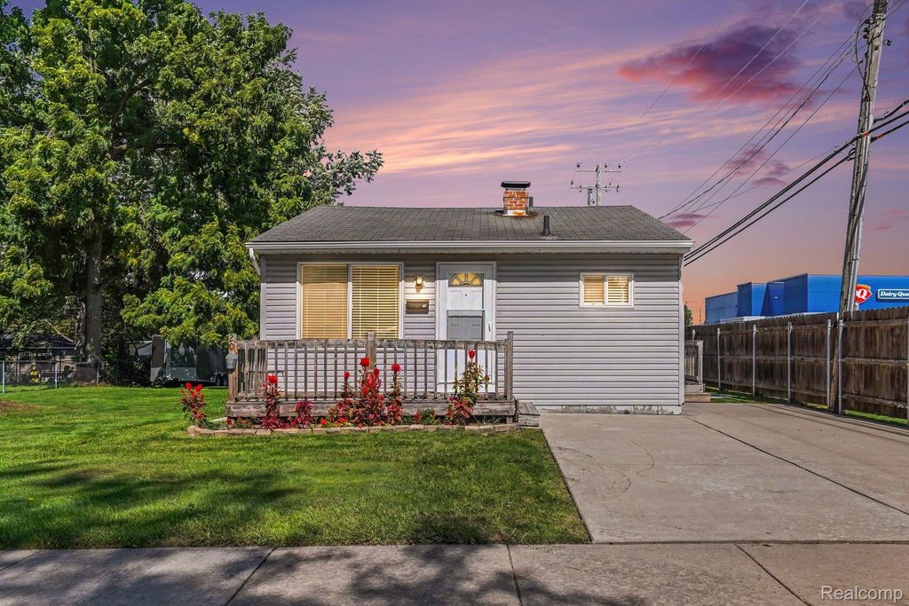 20 W New York Avenue, Pontiac