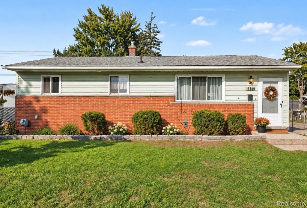 11939 Waiteley Drive, Sterling Heights