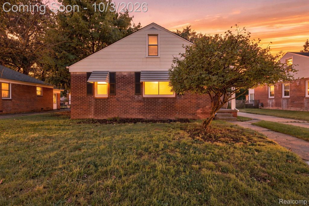 16543 Five Points Street, Redford