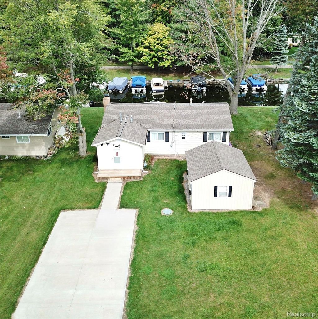 1933 Mallard Lane, St. Helen