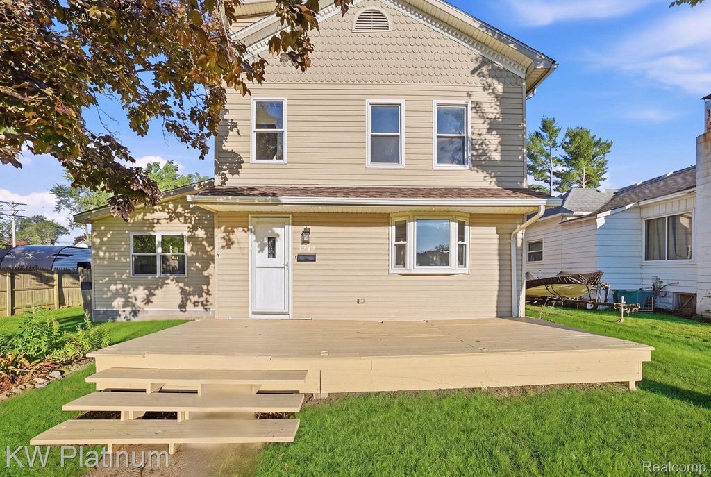 1309 Saint Clair Boulevard, Algonac