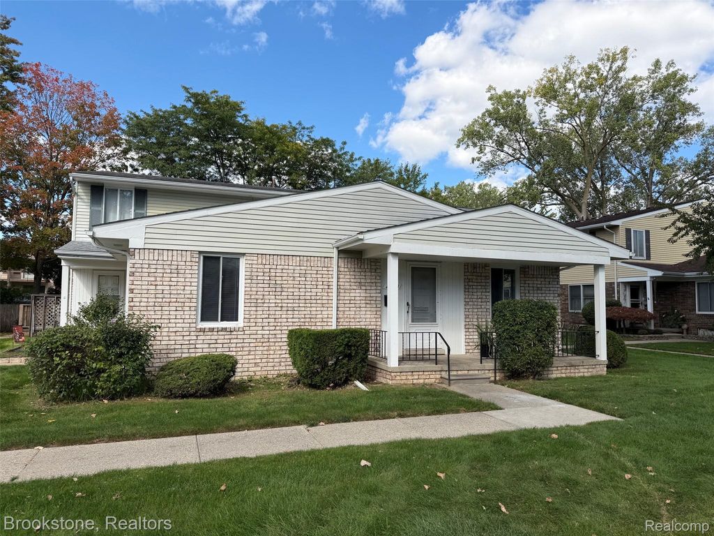 24423 Quad Park Lane, Clinton Twp