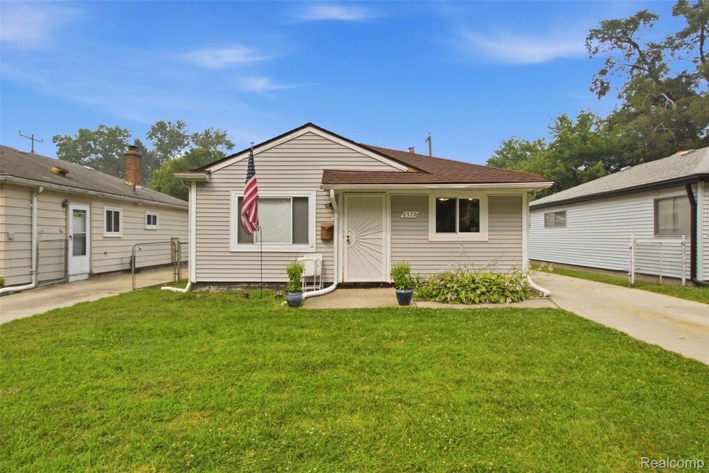 6579 N Highland Street, Dearborn Heights