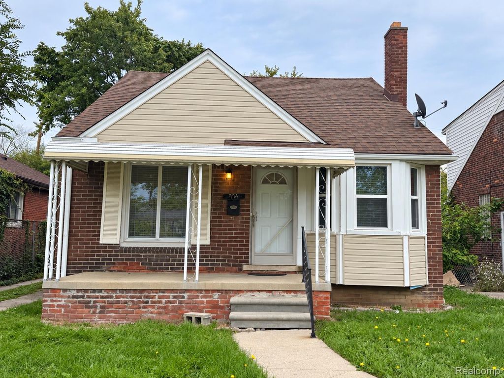 19742 Whitcomb Street, Detroit