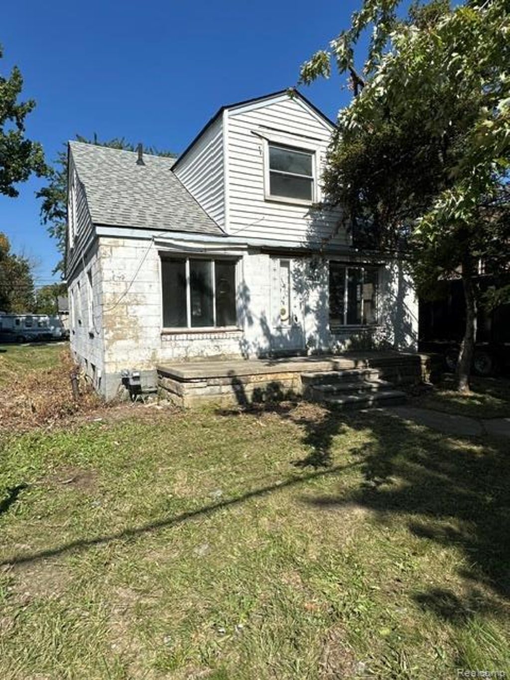 17655 E 10 Mile Road, Roseville