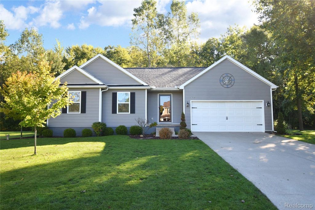 9343 Betsie Drive, Grand Blanc