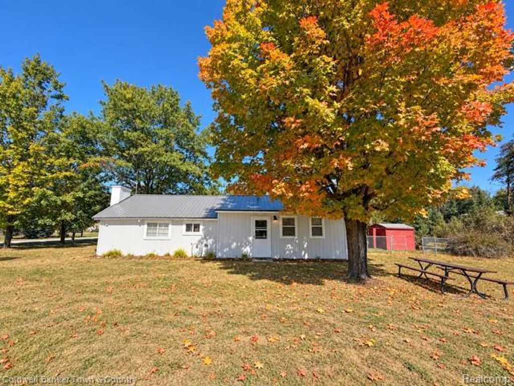 1642 Willett Road, St. Helen