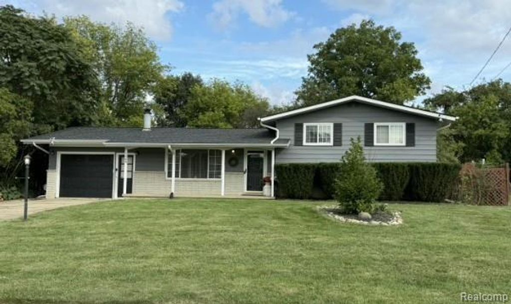 1069 Elodie Drive, Flint
