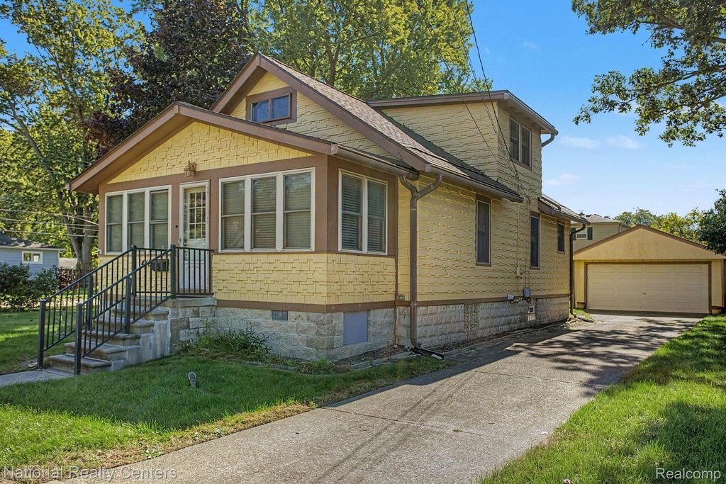 419 John M Avenue, Clawson