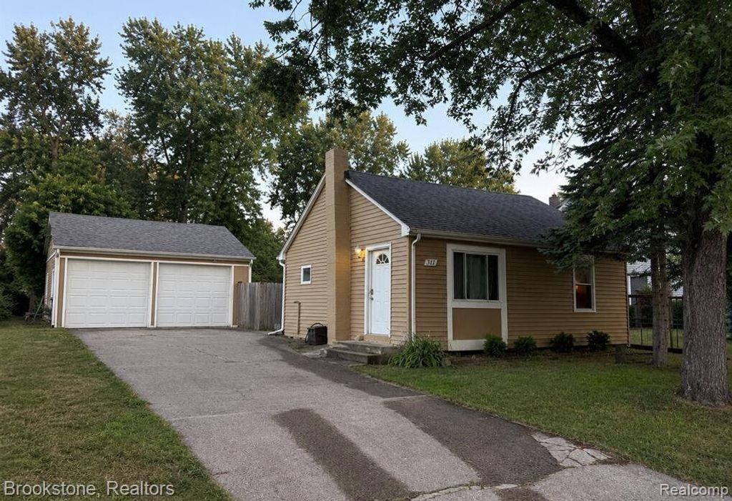 311 W Grand Traverse Street, Commerce Twp