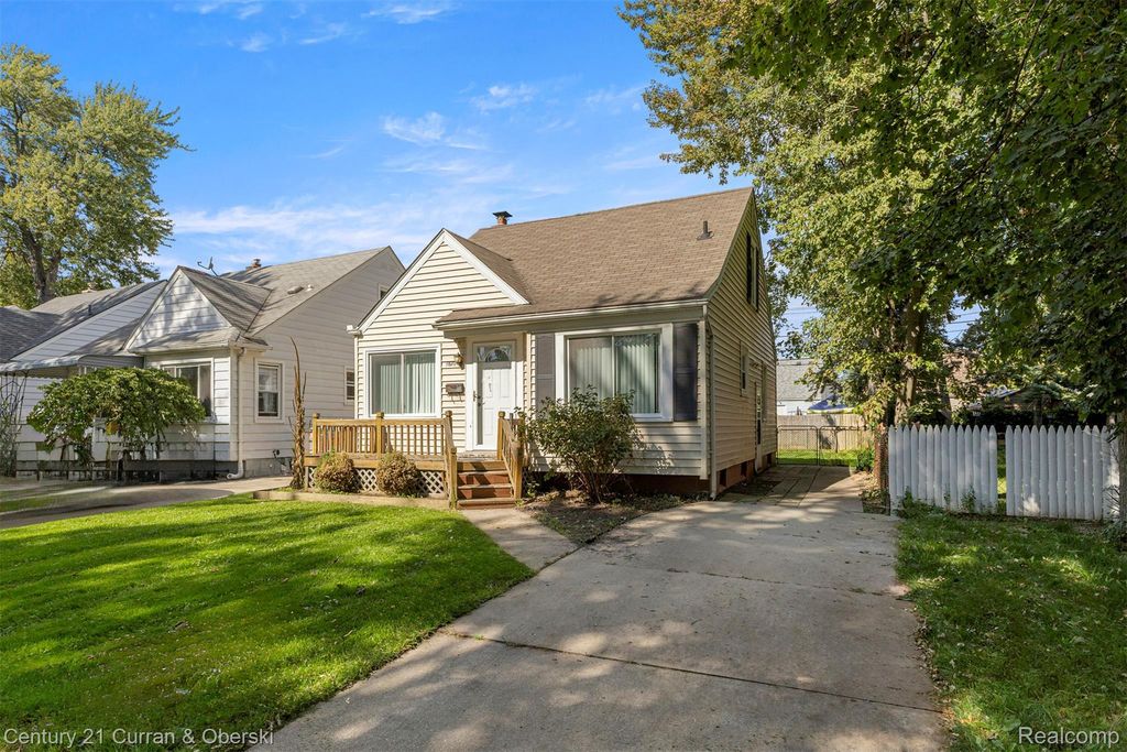 1820 Buckingham Avenue, Lincoln Park