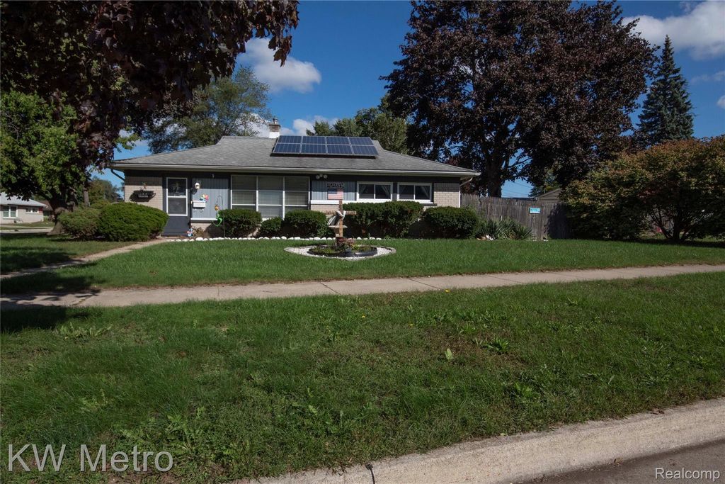 25405 Miracle Drive, Madison Heights