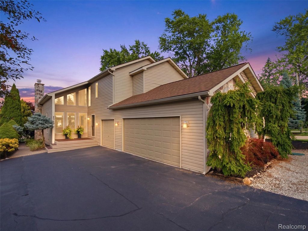 2314 N Duck Lake Road, Highland