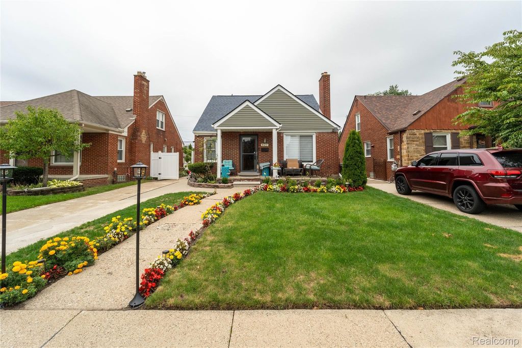 827 N Vernon Street, Dearborn