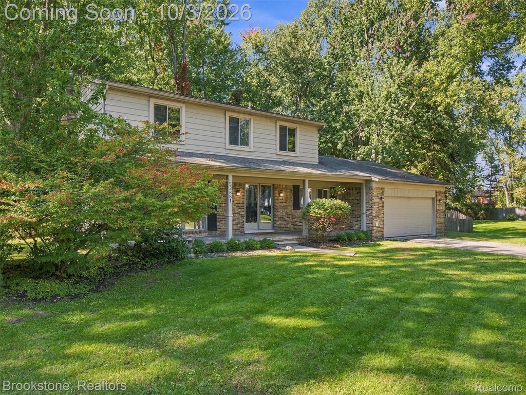 53881 Luann Drive, Shelby Twp