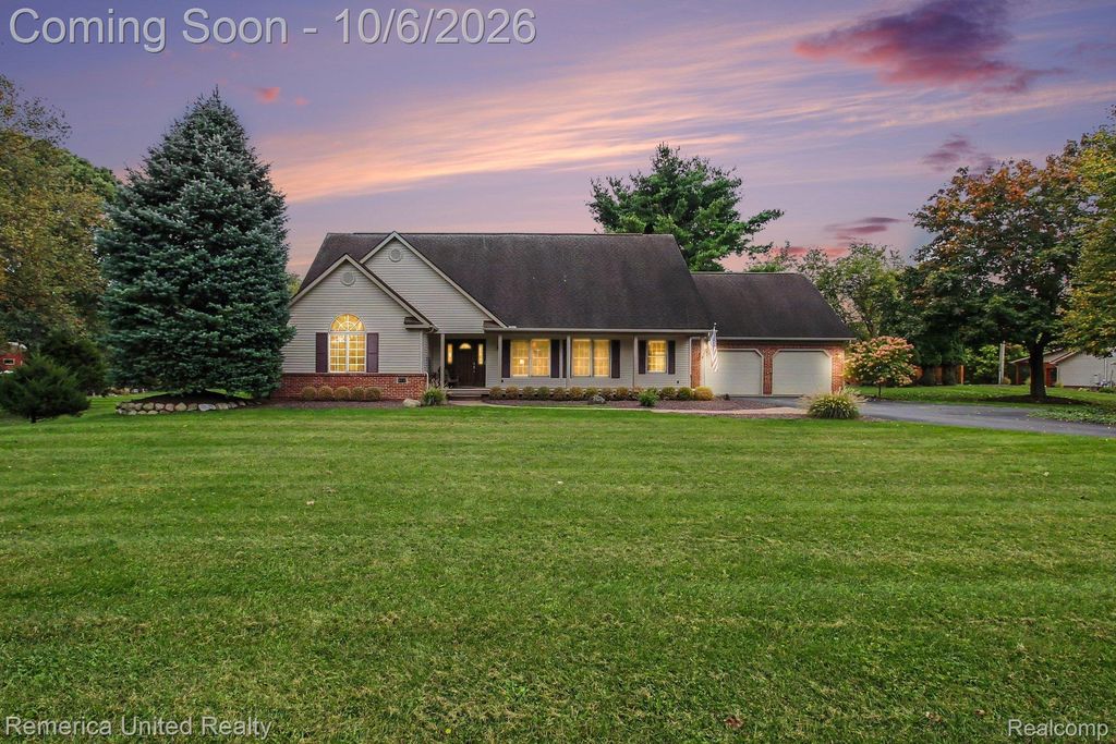 4838 Hy Dale Drive, Hamburg township