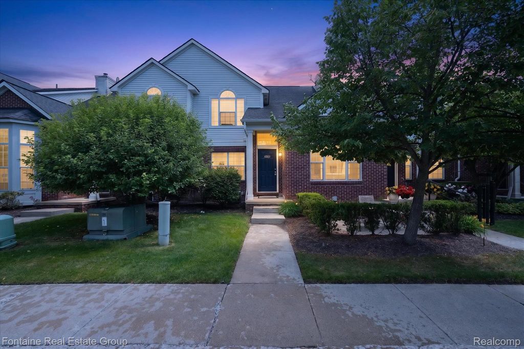 14203 Adri Circle, Walled Lake