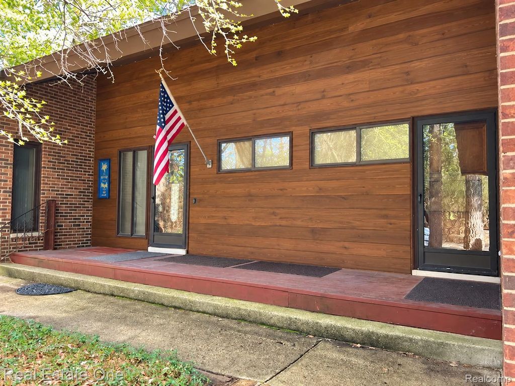 32674 Bingham Lane, Bingham Farms