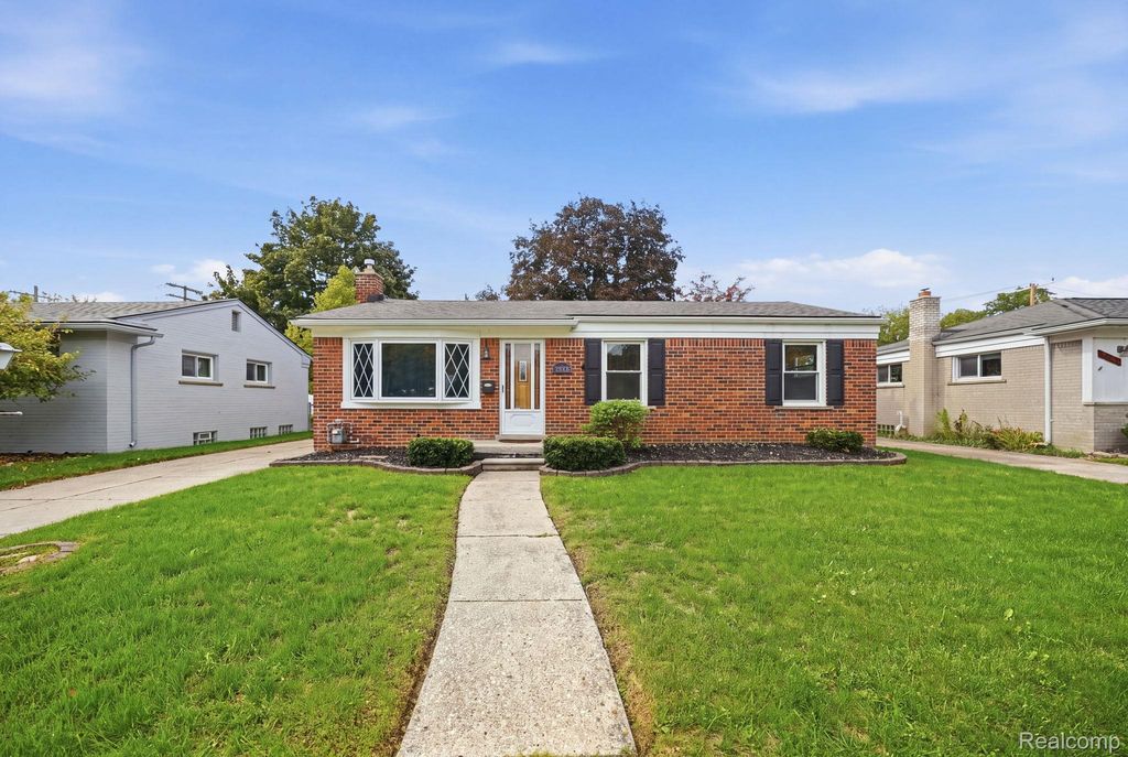 9293 Virginia Street, Livonia